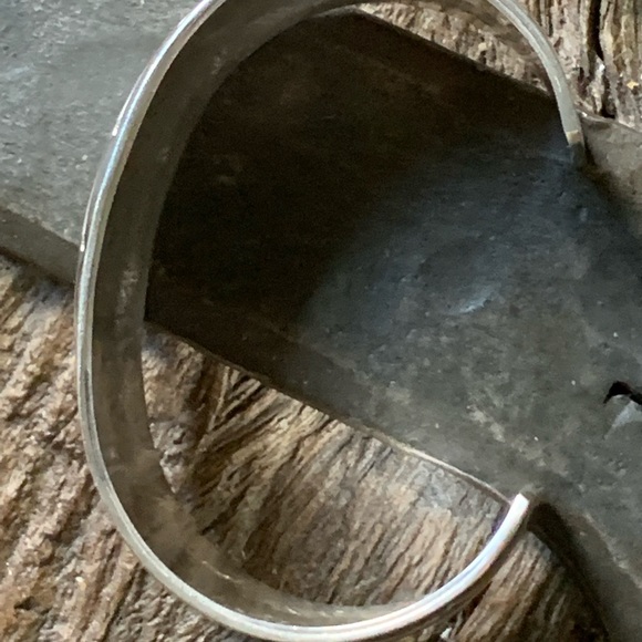 VINTAGE NAVAJO STERLING S CORAL TURQUOISE CUFF BRACELET - Picture 4 of 13